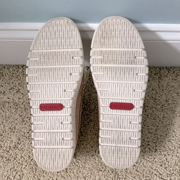 VIONIC Uptown Suede Loafers beige Sz 7 packable - Picture 7 of 10